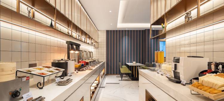 白玉兰酒店(沈阳于洪广场地铁站店)图片