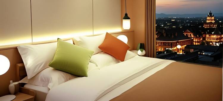 环球6万里·国际酒店(香格里拉独克宗古城月光广场店)图片