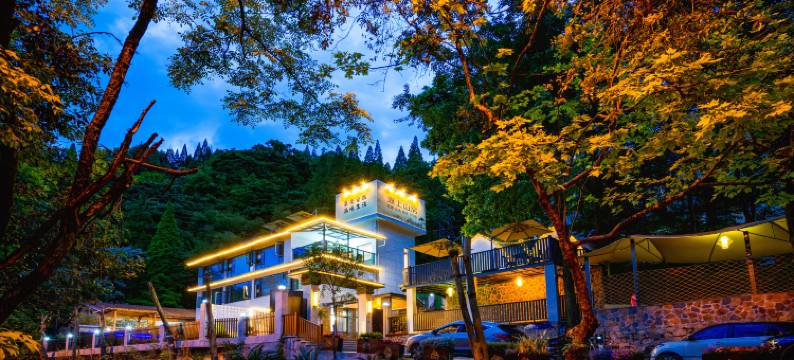 堰上山房·私汤美宿(都江堰景区店)图片