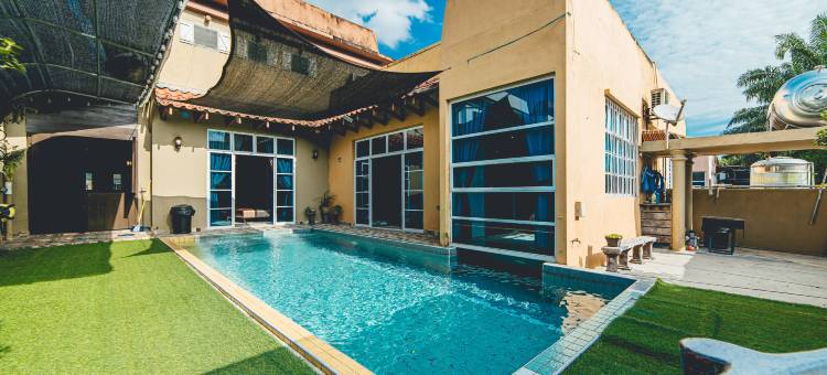 Batu Pahat Santalia Pool Villa 4BR 12pax图片