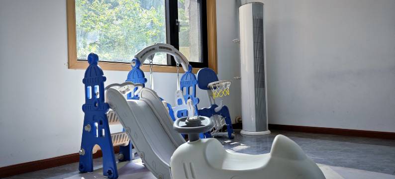 山坡上陌野山居民宿图片