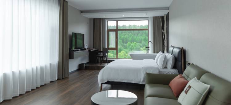 根河敖鲁古雅右岸度假酒店图片