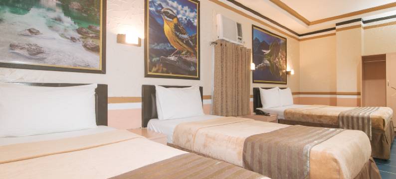 Urban Travellers Hotel by RedDoorz图片