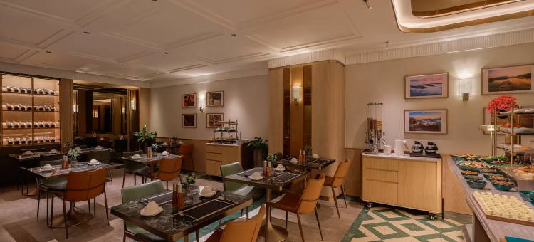 拉西埃斯塔高级湖畔酒店(La Siesta Premium Lakeside)图片