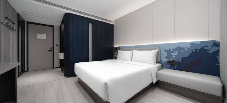 重庆解放碑小什字地铁站轻居酒店图片