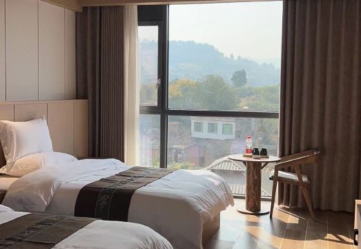 Yifeng Hotel Hotel Overview