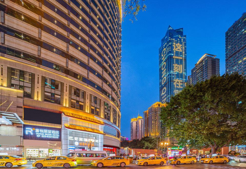 丽呈睿轩酒店(重庆解放碑好吃街店)外景图