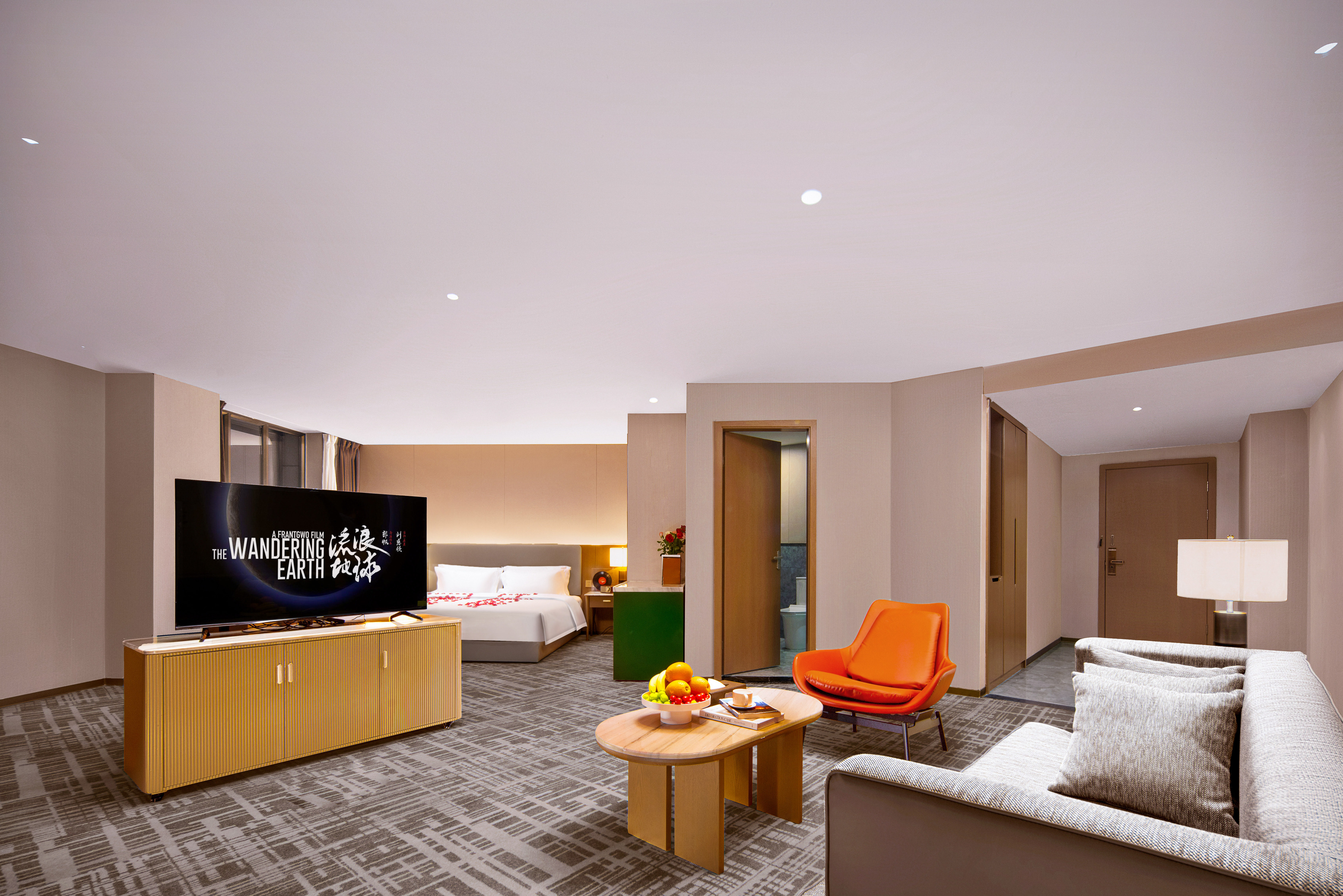 Howard Johnson Upark Hotel Over view