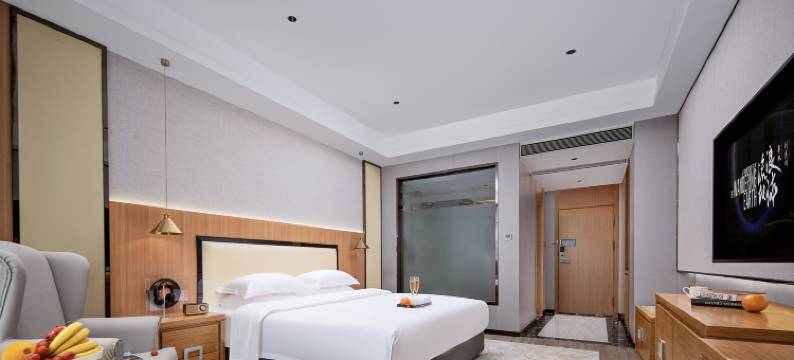 谷兹.铂雅名人泰明酒店(成都高新保税区龙湖蜀新天街店)图片