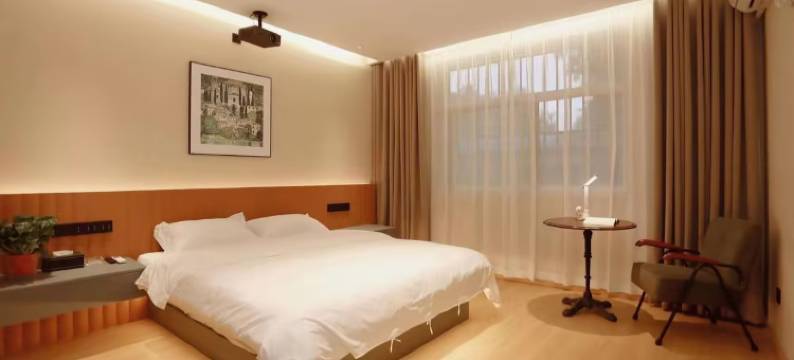 吉时住精品酒店(中山陵下马坊地铁站店)图片