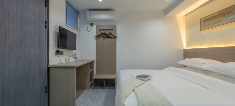 华安轻奢影音式公寓(宁波老外滩店)图片