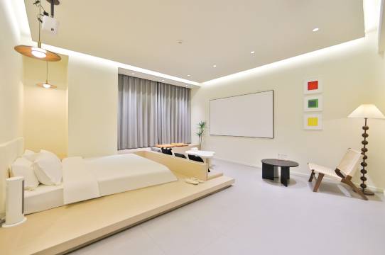 乐莱·民俗酒店(延边大学网红墙水上市场店)