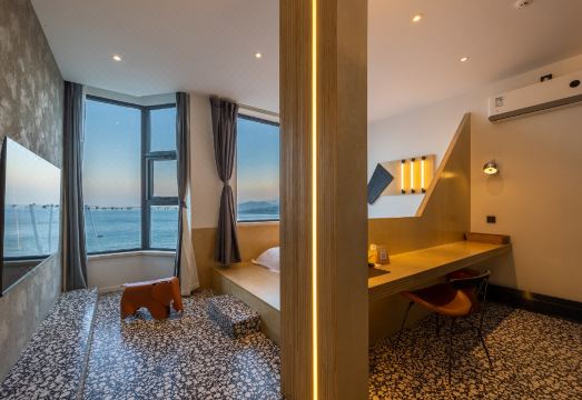 Qingdao Yinlan Ershe Homestay (Lushan Scenic Area Fanlingqian Branch) Hotel Overview