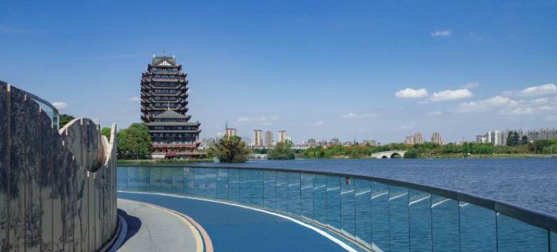 子归苑·高空酒店(眉山东站万达广场店)图片