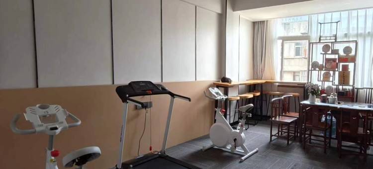 云上四季酒店(泸西阿庐古洞店)图片