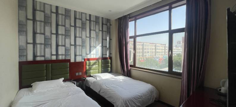 石嘴山君泰商务宾馆(光明中学店)图片