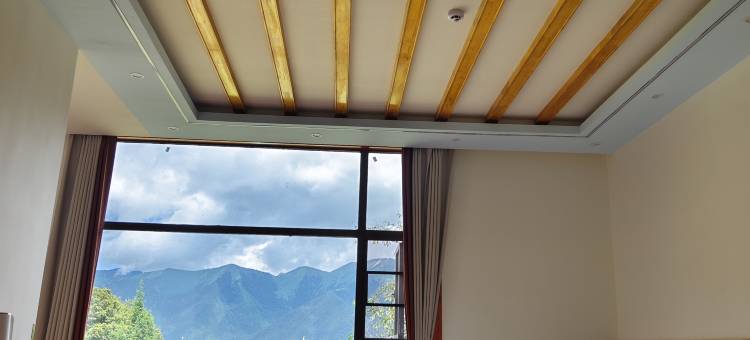 雪山云顶藏式民宿图片