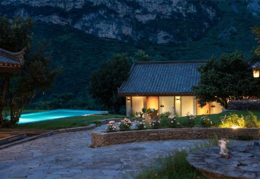 zhenshanheHotel Overview