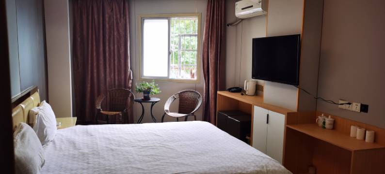 锦鸿宾馆(平江天岳汽车站店)图片