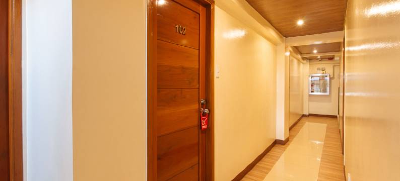 红门酒店Plus-近上城BGC购物中心(RedDoorz Plus near Uptown BGC Mall)图片