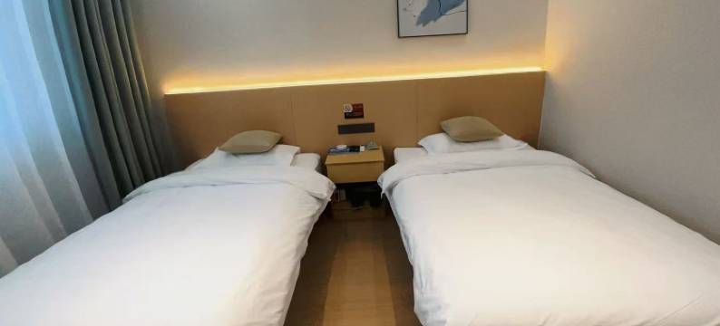 润万家星耀酒店(昌吉学院店)图片