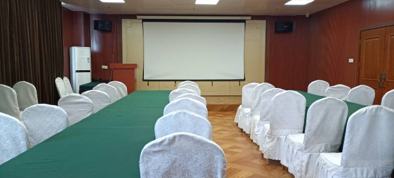 冠逸酒店(开原全民健身中心)图片