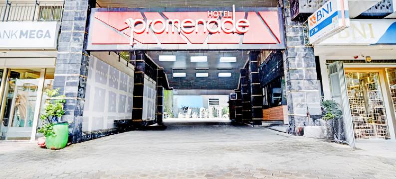 橡树联排别墅芝汉佩拉斯近Ciwalk-原长廊酒店(Townhouse Oak Cihampelas Near Ciwalk Formerly Promenade Hotel)图片