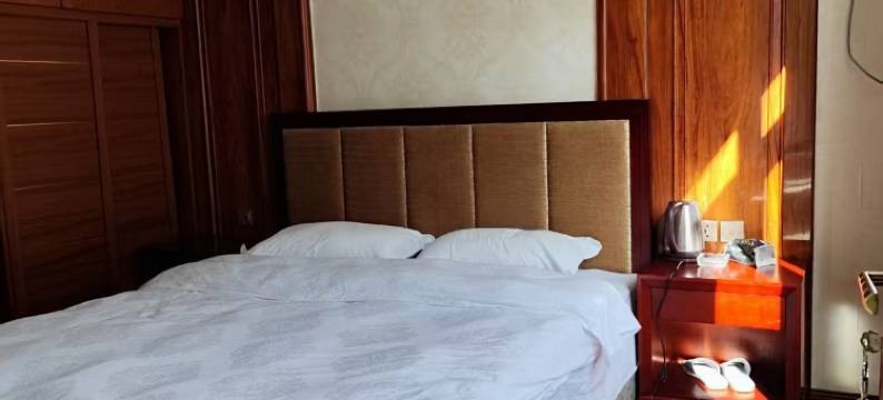 波密一锅鲜铁锅炖民宿图片