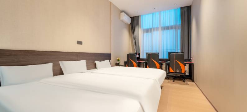 韦恩电竞酒店(广东技术师范大学白云校区店)图片