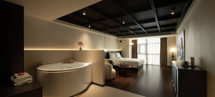 一池·天幕Velarium鎏金美学酒店(观山湖公园富力中心店)图片