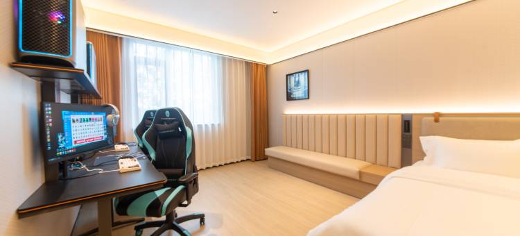 雷神电竞酒店(青岛黄岛科技大学店)图片