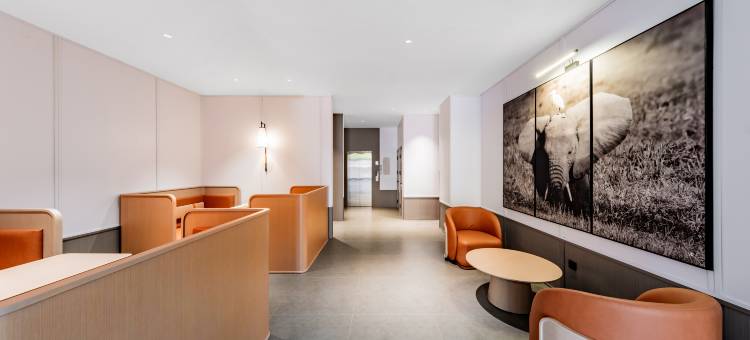 亚悦酒店(鄂尔多斯伊金霍洛旗札萨克镇店)图片