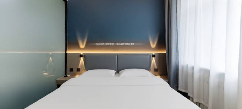 阳光假日酒店(集宁南站中心广场店)图片