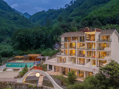 观云居·安吉星空Villa温泉山宿(云上草原店)