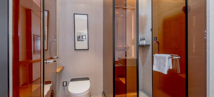 Yunik电竞酒店(杭州临平地铁站店)图片