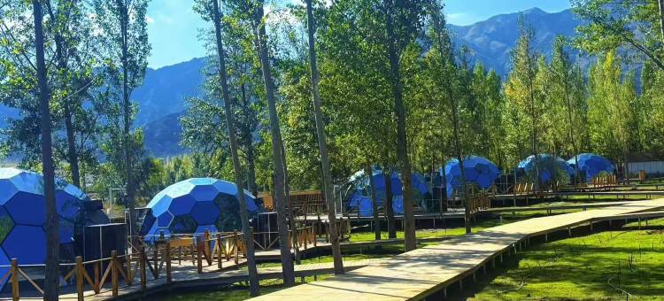 温泉县赛湖印象·星屿温泉度假营地图片