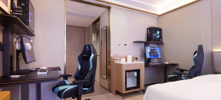 雷神电竞酒店(湘西凤凰古城店)图片