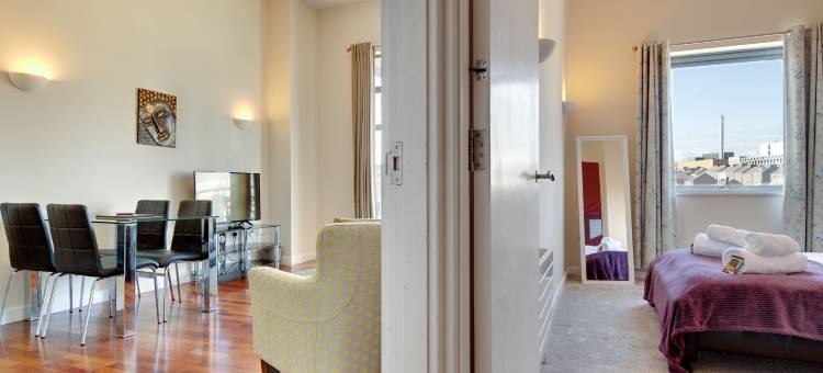 Crown Apartments by Week2Week图片