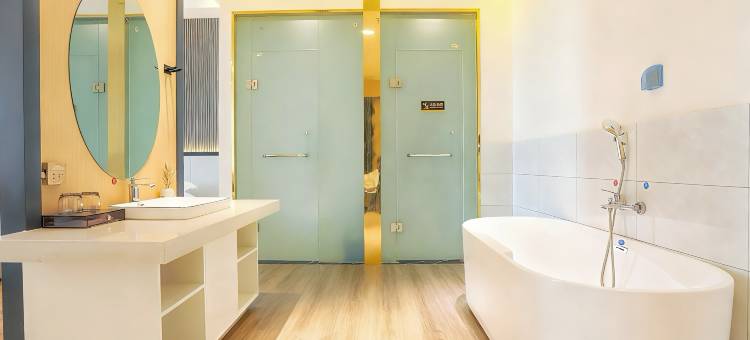 云栖酒店(民丰特色商业街店)图片