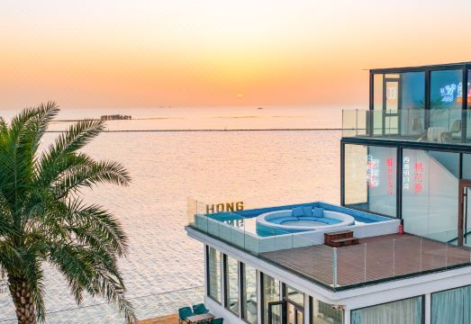 HONGSHOW · Family-Friendly · Frontline Lake View Boutique Guesthouse (Xishan, Taihu Lake Branch)Hotel Overview