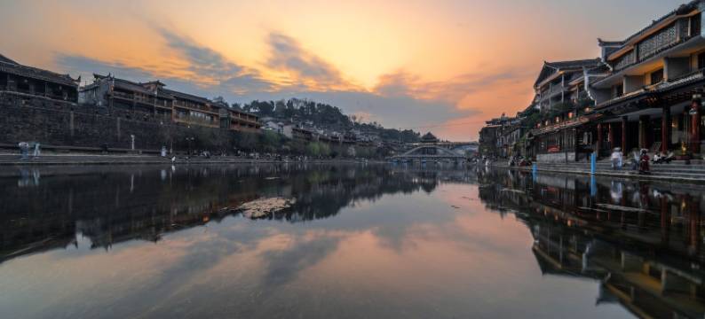 凤凰此间山月庭院民宿图片