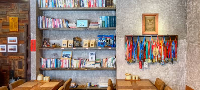 满归岭上花开民宿图片