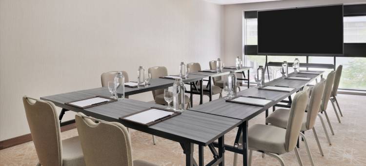 迪拜市中心瑞享酒店公寓(Mövenpick Hotel Apartments Downtown Dubai)图片