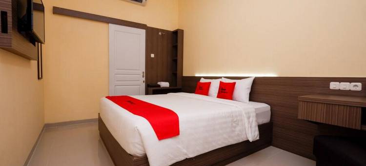 三宝垄红多兹 Plus Paragon购物中心家庭旅馆(RedDoorz Plus Near Paragon Mall Semarang)图片