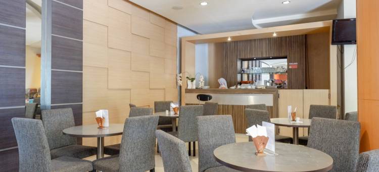 红多兹Plus酒店-近肯达里大陆酒店(RedDoorz Plus near Hotel Benua Kendari)图片