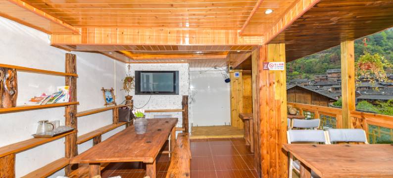 西江千户苗寨千寻山宿图片