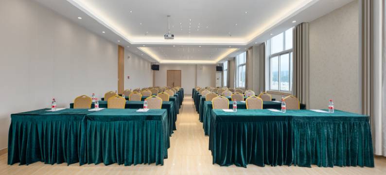 铂纳斯国际酒店(深圳大鹏新区葵涌店)图片