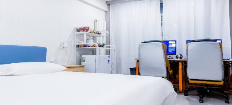 网鱼电竞酒店(天津滨海金街店)图片