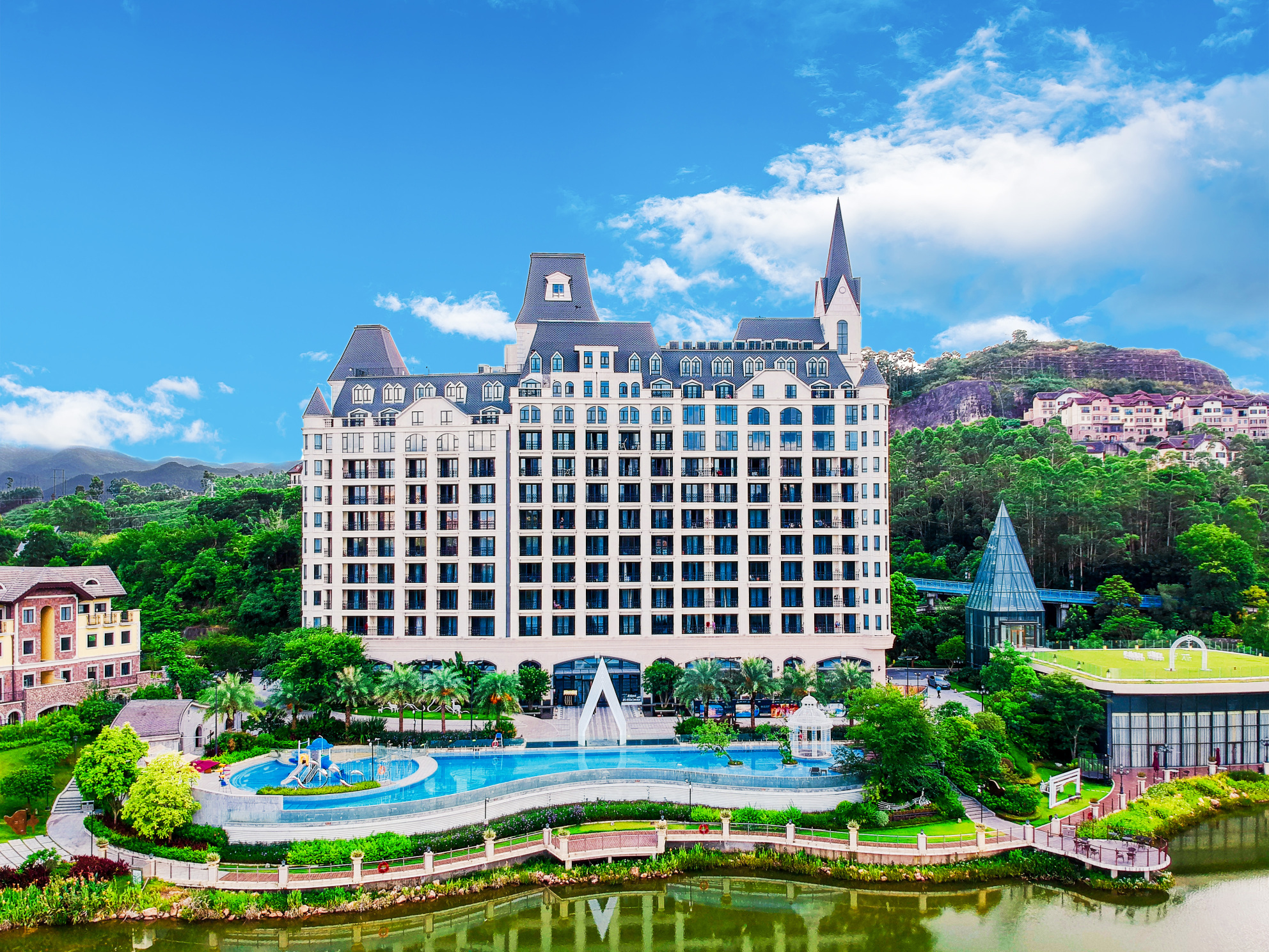 Grand LAN Resort Huizhou Minmetals Hallstatt hotelOver view