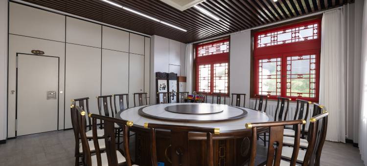 古城印象皇宫酒店(蓟州北站洲河湾广场店)图片